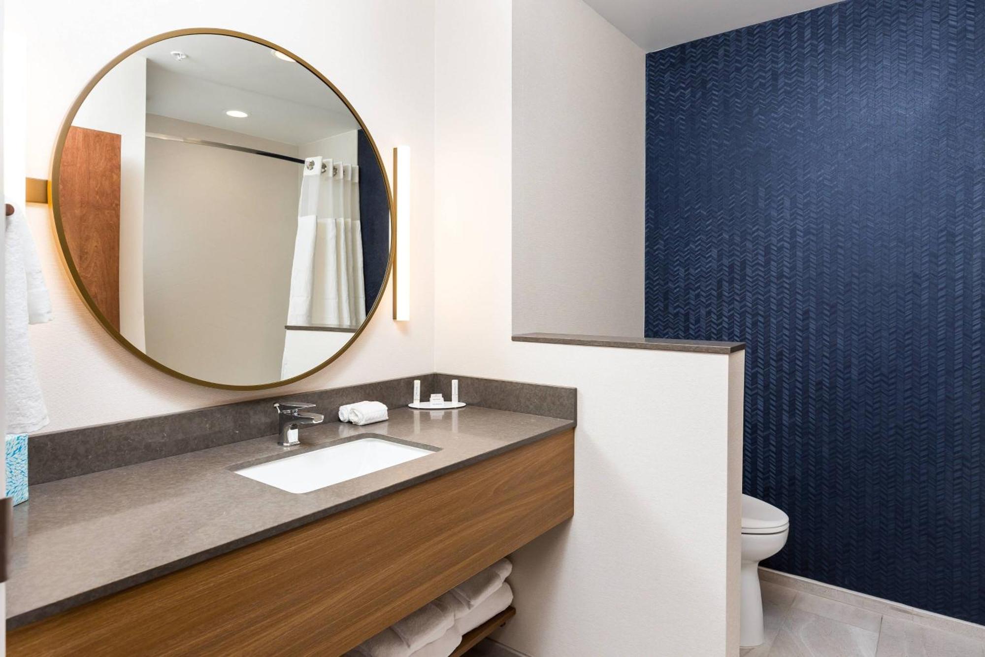 Fairfield Inn & Suites By Marriott Крествью Экстерьер фото