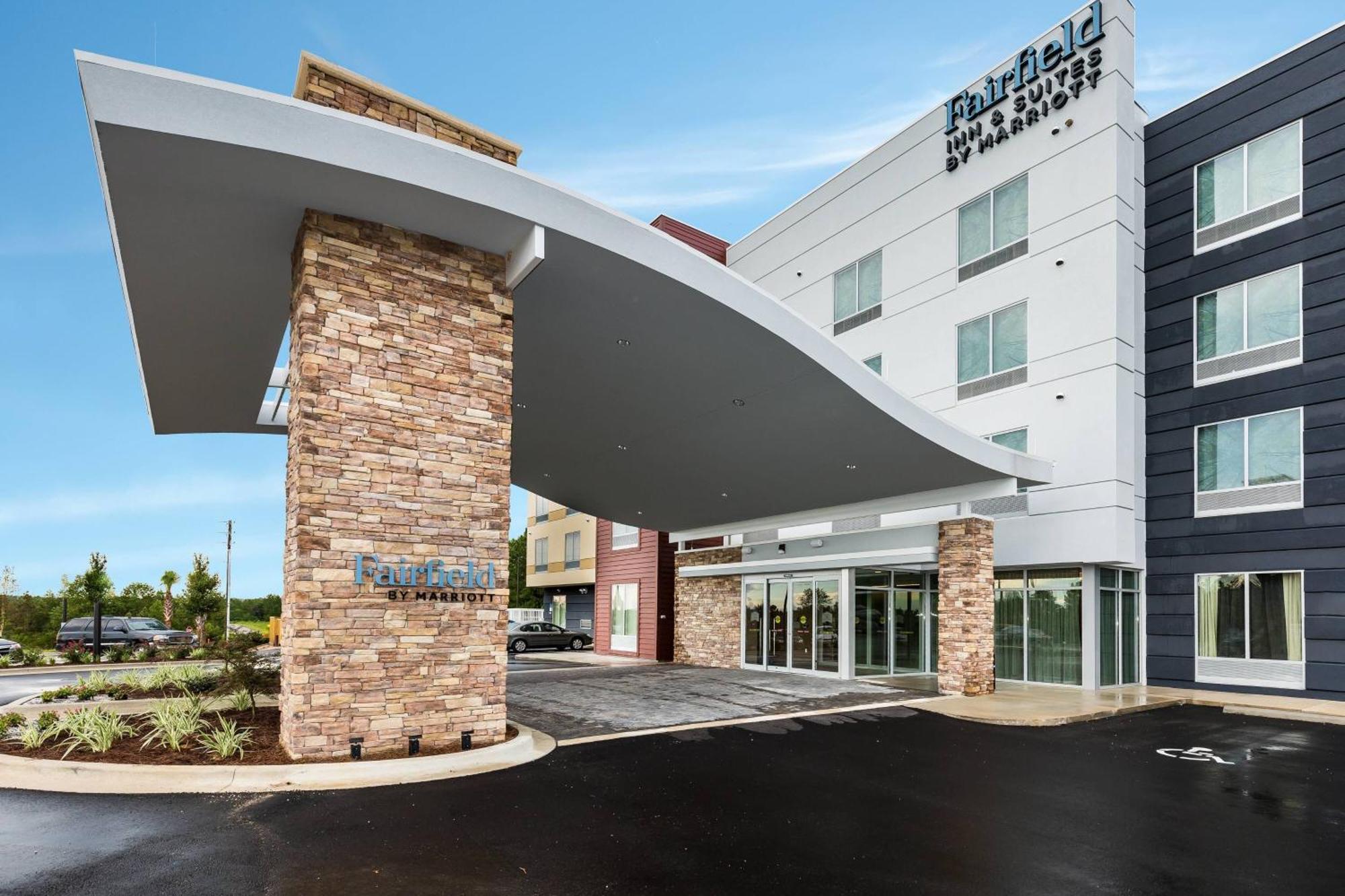 Fairfield Inn & Suites By Marriott Крествью Экстерьер фото